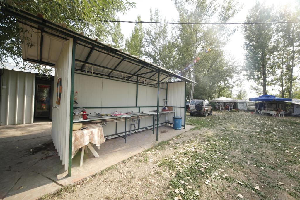 Camping Oaza Бела-Црква Экстерьер фото